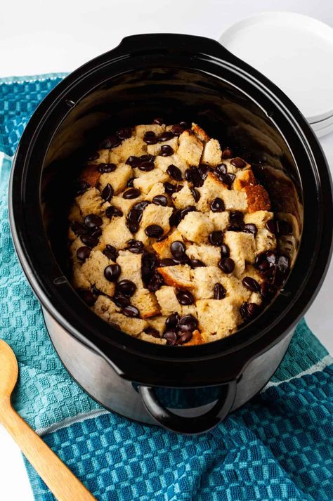 Crockpot Bread Pudding Easy, Bread Pudding In Crockpot, Slow Cooker Bread Pudding Recipes, Crock Pot Pecan Pie Bread Pudding, Wheat Bread Pudding, Bread Pudding Recipe Crockpot, Crock Pot Bread Pudding, Gluten Free Bread Pudding, S’mores Bread Pudding