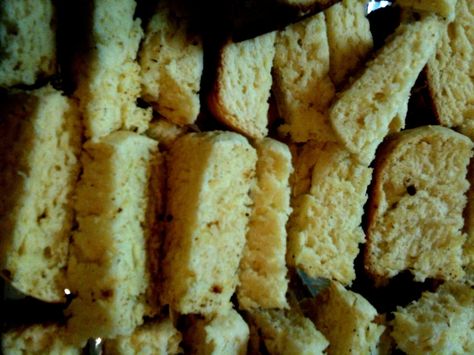 Karringmelk Beskuit, South African Rusks, Buttermilk Rusks, Home Made Puff Pastry, Rusk Recipe, Garlic Cheese Bread, South African Recipes, Strong Coffee, Cheese Bread