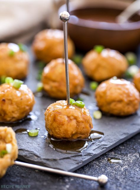 Apple cider makes a delicious sweet and savory glaze on these Bourbon Apple Cider Glazed Turkey Meatballs! They're a highly addicting appetizer or delicious weeknight dinner! Glazed Turkey Meatballs, Meatballs Crockpot, Rosemary Turkey, Glazed Turkey, Bourbon Apple Cider, Super Bowl Food Healthy, Balsamic Sauce, Thanksgiving Appetizers Easy, Healthy Superbowl