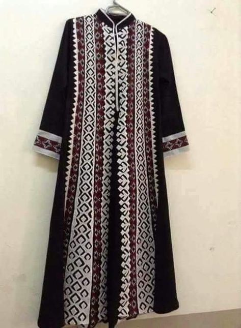 Sabaa Sindhi Ajrak Dress Design, Lace Saree Designs, Sindhi Ajrak, Aplic Work, Ajrak Print, Boutique Style Dresses, Desi Dress, Applique Art, Lace Saree