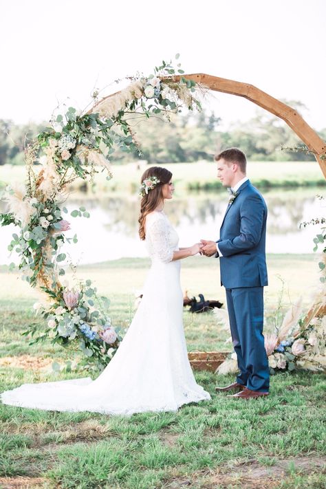 Wedding Arbors, Round Backdrop, Wedding Arches, Wedding Ceremony Arch, Wedding Arbour, Wedding Altars, Arch Decoration Wedding, Country Weddings, Wedding Wreaths