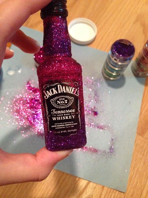 Glitter alcohol bottles!!!!! Bottles Alcohol, Glitter Alcohol, Decorated Liquor Bottles, Bling Bottles, 21st Bday Ideas, Gifts Baskets, Baskets Ideas, Glitter Bottle, 21st Birthday Decorations