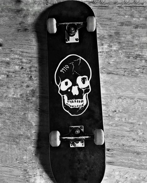 SKULL SKATEBOARD 9910FACTORY #liveyourdiversity Skull Skateboard, Skateboard Collection, Skate Vibes, Skateboard Photos, Skateboard Aesthetic, Skateboard Deck Art, Skull Accessories, Skateboard Photography, Street Punk