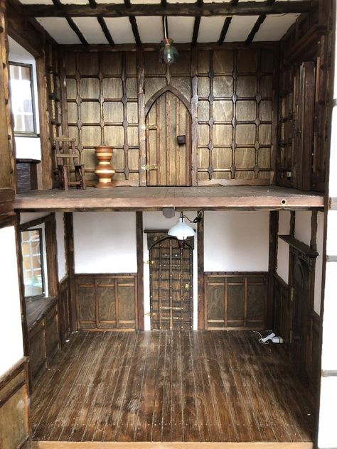 Tudor Dolls House | eBay Medieval Houses Architecture, Tudor Dollhouse Interior, Dolls House Decorating Ideas, Medieval Cottage Interior, Gothic Tudor House, Ghost Diorama, Tudor House Interior, Tudor Miniatures, Harrison Dollhouse