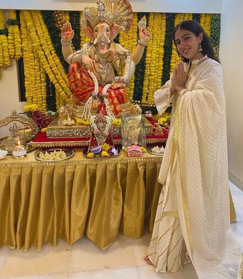 Ganesh Chaturthi 2022: How Bollywood Celebrated It Last Year - CherishX Neil Nitin Mukesh, Amrita Rao, Ganesh Chaturthi Decoration, Film Scenes, Festival Aesthetic, Decoration For Ganpati, Traditional Attires, Orange Saree, Salwar Dress