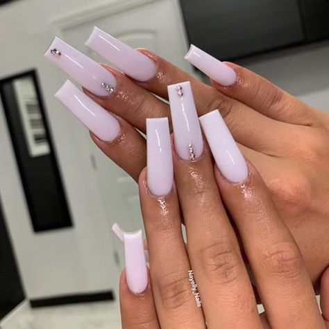 Nayelly Nails, Tapered Square Nails, Short Coffin Nails, White Acrylic Nails, Glow Nails, Short Square Acrylic Nails, Long Acrylic Nails Coffin, Really Cute Nails, Nails Only