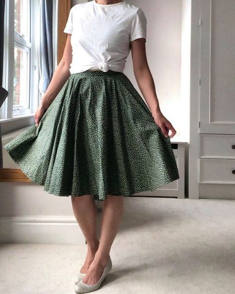 Chambray Shirt Outfits, Midi Circle Skirt, Sew Over It, Full Circle Skirt, Image Description, Full Circle Skirts, Green Polka Dot, Chambray Shirt, Full Circle