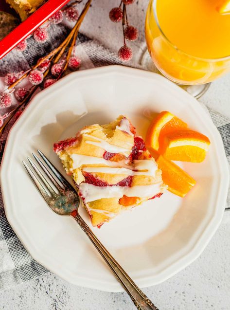 Cranberry Mimosa Breakfast Cake, Cranberry Orange Breakfast, Mimosa Breakfast, Cranberry Breakfast, Morning Cake, Cranberry Mimosa, Cranberry Orange Cake, Orange Breakfast, Eggnog French Toast