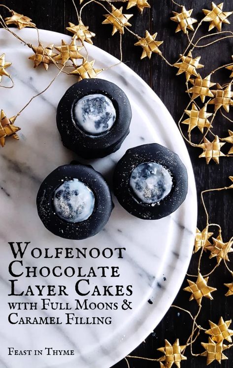 New Moon Party, Witchy Treats, Moon Treats, Chocolate Layer Cakes, Halloween Food Recipes, Moon Cupcakes, Chocolate Moon, Salted Caramel Filling, Moon Food