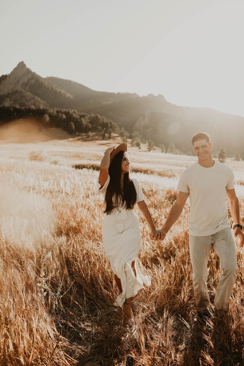 Karina + Chancy Intimate couple photoshoot in Boulder Colorado. Check out the blog for more pics of this boho couple photoshoot, be inspired with couples photoshoot pose ideas and boho couple photoshoot outfit ideas. Boho Couple Photoshoot, Mountain Couple Photoshoot, Couple Photoshoot Outfit Ideas, Boho Engagement Photos, Documentary Engagement Photos, Boho Photoshoot, Boho Mountain, Mountain Couple, Intimate Couples