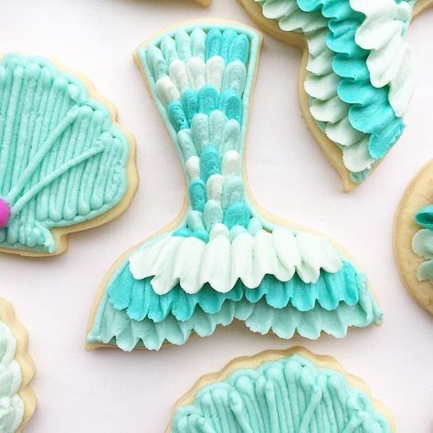 Mermaid Tail Tutorial, Ocean Cookies, Emily Hutchinson, Tail Tutorial, Sea Cookies, Mermaid Cookies, Beach Cookies, Ocean Whale, Mermaid Cupcakes