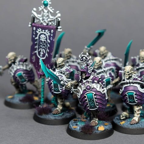 Freiherr von Schlitz on Instagram: “I call them finished now - Mortek Guard for my Ossiarch Bonereapers. It took my some time to paint them because I am really not used to…” Ossiarch Bonereapers Paint, Ossiarch Bonereapers Art, Ossiarch Bonereapers Paint Scheme, Mortek Guard, Biomechanical Engineering, Ossiarch Bonereapers, Warhammer 40k Tabletop, Miniature Inspiration, Warhammer Miniatures