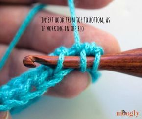 Loop Crochet, Crochet Classes, Half Double Crochet Stitch, Crochet Knit Stitches, Knit Stitches, Crochet Tips, Learn How To Crochet, Crochet Tutorials, Double Crochet Stitch