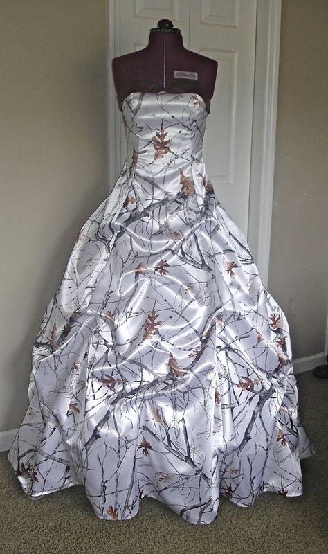 Hey, I found this really awesome Etsy listing at https://www.etsy.com/listing/162365737/camo-dress-made-to-order-gown-with Aboriginal Wedding, Camp Dresses, Barker Wedding, Wedding Dress Corset Back, Camouflage Wedding Dresses, Camo Wedding Dress, Camo Prom Dresses, Camo Decor, Camo Prom