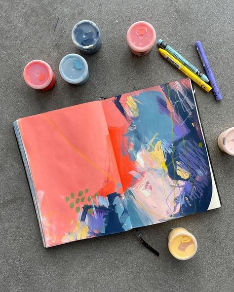 Carolina Della Valle Art, Art Journal Ideas Creative, Art Book Cover Ideas, Abstract Art Composition, Colorful Sketches, Abstract Art Journal, Lighting Painting, Painting Together, Paint Together