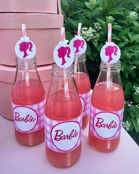 Barbie Sweet Table, Grown Up Barbie Party, Barbie Inspired Food, Arabic Night Party Ideas, Barbie Food Ideas, Yalda Night Ideas Decor, Barbie Themed Food, Barbie Movie Night, Barbie Dessert Table