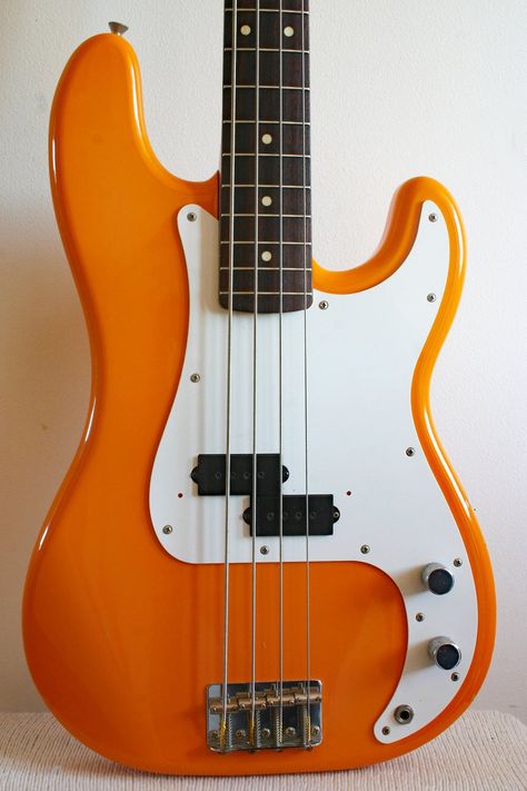 Orange Bass Guitar, Orange Guitar Aesthetic, Fender Precision Bass Guitar, Fender P Bass, Banjo Tabs, Yamaha Bass, Fender Japan, Fender Precision Bass, Fender Jazz Bass