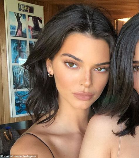 Cut it out: While both beauties wowed, it appeared that Kendall wasn't interested in shari... #kendalljenner Kardashian Makeup, Kylie Kristen Jenner, Ombré Hair, Kendall And Kylie Jenner, Fresh Face, Kendall And Kylie, Kendall Jenner Style, Bad Hair, Brazilian Hair