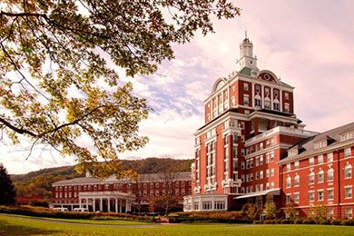 Hot Springs Va, Southern Winter, Destin Resorts, Haunted Hotel, Castle Hotel, Spa Resort, Ghost Tour, Spring Resort, Most Haunted