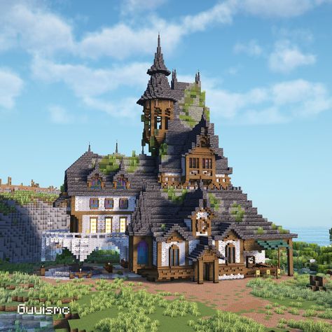 Minecraft Chapel Build, Minecraft Medieval Courthouse, Mind Craft House, Gothic Village Minecraft, Minecraft Group House, Minecraft Houses Building Ideas, Big Base Minecraft, Minecraft Clinic, Medivel Building Minecraft