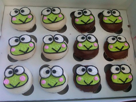 Keroppi Cupcakes Keroppi Cupcake, Keroppi Party, Frog Clothes, Decorated Desserts, Aesthetic Frog, Sanrio Keroppi, Bakery Cakes, Cute Desserts, Cup Cakes