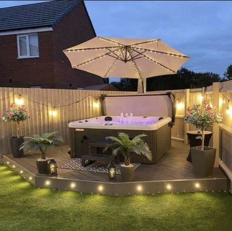 Garden Hot Tub Ideas Patio, Hot Tub Ideas Backyard Arizona, Backyard Hottub Area, Hot Tub Decor Ideas, Hot Tub Garden Ideas, Inflatable Hot Tub Ideas Backyard, Jacuzzi Outdoor Ideas, Diy Small Garden Ideas, Backyard Hot Tub Ideas