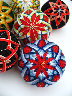 Are these not gorgeous? Empress Wu Designs says they're inspired by traditional Japanese temari, made fpr children to play with, and easy to make. Would love to put a bunch in a bowl, hang from threads or put on a Christmas tree... Hand Ball, Temari Patterns, Temari Ball, Temari Balls, Ribbon Ornaments, Quilted Ornaments, Styrofoam Ball, Thread Art, Japanese Crafts