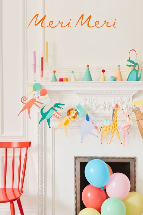 Animal parade, balloons, animal garland, party hats Animal Party Decorations, Animal Theme Birthday, Party Wall Decorations, Party Girlande, Animal Parade, Bamboo Stick, Animal Birthday Party, Party Garland, Party Animals