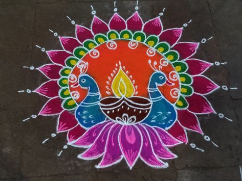 Circle Rangoli Designs Diwali Easy Indian, Circle Rangoli Designs Diwali Simple, Rangoli Designs Diwali Easy, Circle Rangoli Designs Diwali, Circle Rangoli Design, Circle Rangoli, பொங்கல் கோலம், Tuesday Rangoli, Deepam Kolam