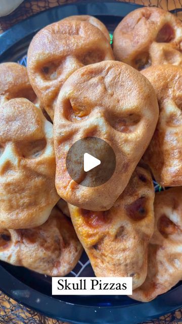 Alisha Larson on Instagram: "Pizza Night Halloween Style 💀These were SO EASY to make & something fun for the whole family! 🍕

Comment PIZZA for a direct link for the pan or linked in LTK! 🫶

Items Needed:

•Skull Baking Pan
•Pizza Crust or Crescent Dough Sheet (I used 2- 8oz Rolls of Pillsbury to make a double batch)
•Pizza Sauce 
•Mozzarella Cheese 
•Favorite Toppings: pepperoni, sausage, bacon, olives, mushrooms

How to Make:

1. Pre heat oven to 425° or according to dough instructions.

2. Grease Skull Pan with non stick spray.

3. Roll out dough completely stretching a little bit if needed. Cut into 6 equal squares (doesn’t have to be perfect)

4. Lay each piece of dough into the skull pan and start filling with sauce, cheese, toppings, little extra sauce & added cheese on top.

(Do Halloween Crescent Roll, Skull Pan Pizza, Skull Pizza Heads Recipe, Skull Pizza Pockets, Pumpkin Pizza Halloween, Halloween Pizza Skulls, Pan Pizza Crust, Pizza Skulls, Skull Pizza