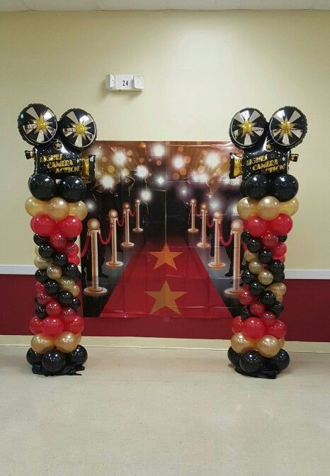 Balloon columns, hollywood theme, sweet 16 Hollywood Theme Sweet 16, Hollywood Sweet 16, Deco Cinema, Hollywood Birthday Parties, Hollywood Birthday, 16 Balloons, Hollywood Party Theme, Prom Themes, Red Carpet Party