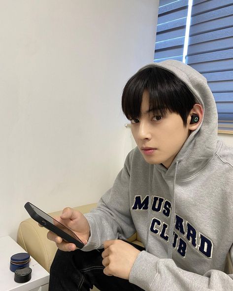 차은우 (@eunwo.o_c) posted on Instagram • Oct 30, 2020 at 8:12am UTC Princess Beauty, Lee Dong Min, Eunwoo Astro, Cha Eun Woo Astro, Astro Kpop, Eun Woo Astro, Lee Soo, Choi Minho, Kdrama Actors