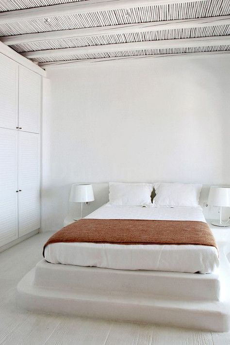 Insights from Top Design Blogger Eleni of My Paradissi Raised Platform Bed, Concrete Bed, Bed Platform, White Bedroom, Rustic Interiors, Minimalist Bedroom, Minimalist Home, Platform Bed, White Walls