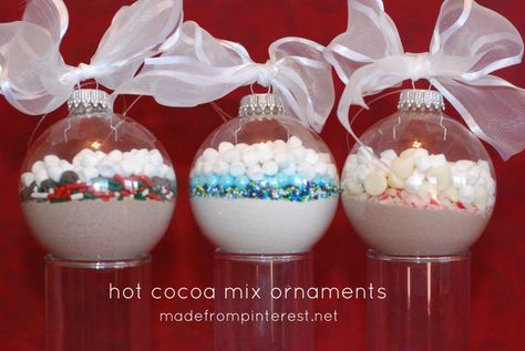 Cocoa Mix Gift, Hot Cocoa Mix Gift, Hot Cocoa Ornaments, Diy Hot Cocoa, Hot Cocoa Mix, Gift Ornaments, Christmas Food Gifts, Hot Cocoa Mixes, Chocolate Caliente