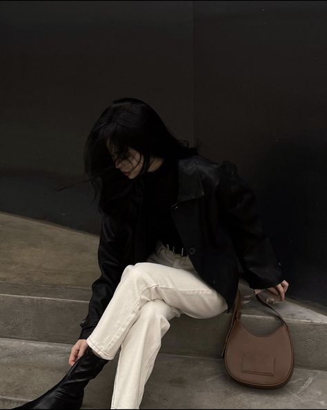 Dark Korean Aesthetic Outfits, Downtown Outfits, Korean Aesthetic, Feminine Aesthetic, Tomboy Fashion, Look Cool, Cute Casual Outfits, Aesthetic Girl, Classy Outfits