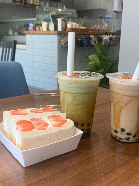 Boba Barista Aesthetic, Boba Cafe Aesthetic, Boba Date Aesthetic, Boba Shop Aesthetic, Boba Tea Aesthetic, Boba Birthday, Boba Date, Work Manifestation, Boba Aesthetic