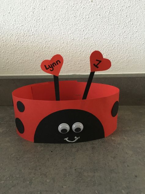 Creative Activities For Toddlers, Carnaval Diy, Flower Crafts Kids, Baby Crafts Diy, Preschool Decor, Ladybug Decorations, Ladybug Theme, Fine Motor Activities For Kids, Ladybug Crafts