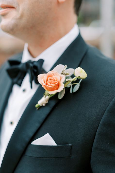 Peach Rose Boutonniere, Burnt Orange Boutonniere, Boutonnière Ideas, Peach Boutonniere, Orange Boutonniere, Ombre Wedding, Rustic Wedding Flowers, Wedding 2025, Groom Boutonniere