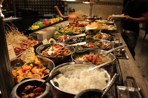 indian buffetts | The Buka Puasa Grand Buffet at the Mandarin Oriental Hotel, Kuala ... Ramadan Buffet, Buka Puasa, Break Fast, Luxury Travel Destinations, Kuala Lumpur Malaysia, Kung Pao Chicken, Kuala Lumpur, Paella, Hotels And Resorts