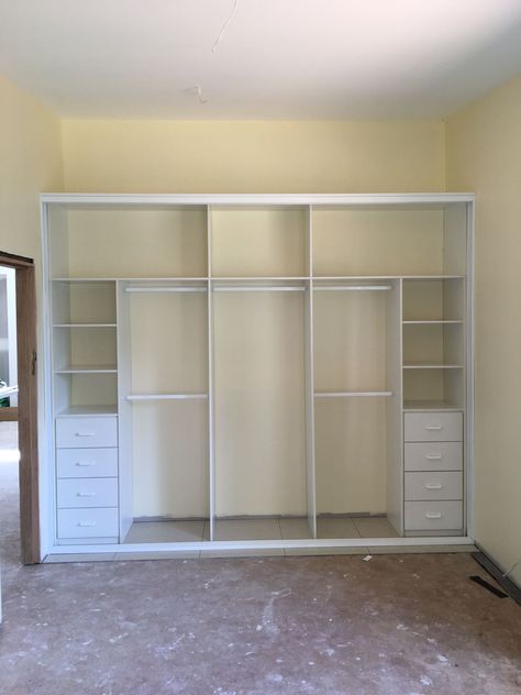 Gallery – Fantastic Built in Wardrobes Mirror Wardrobes, Vstupná Hala, Bedroom Built In Wardrobe, Sliding Mirror, Closet Design Layout, Closet Renovation, Bedroom Cupboard Designs, Wardrobe Interior Design, Closet Layout