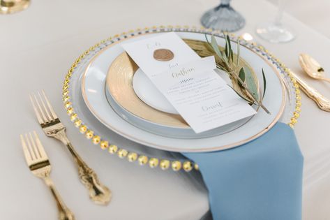 Gold Bead Charger Plates Wedding, Charger And Napkin Place Setting, Chargers Plates Table Setting, Gold Charger Plates Wedding, Jesus Wedding, Blue Linen Napkins, Honeymoon Packing List, Honeymoon Packing, Charger Plates Wedding