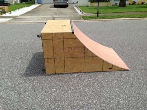 Skateboard ramp Bmx Ramps, Backyard Skatepark, Scooter Ramps, Mini Ramp, Skate Ramps, Skate Ramp, Skateboard Ramps, Curb Ramp, Ramp Design