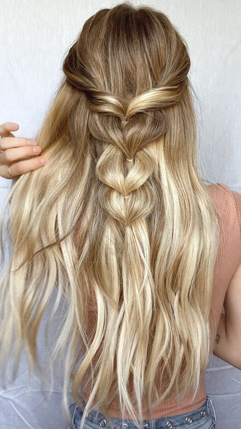 Home Coming Hair Hairstyles, Braidsmaids Hairstyles, Homecoming 2024, Bridesmaid Hair Inspo, Prom 23, Hoco 2024, Prom Hair Medium, High Bun Hairstyles, Dance Hair