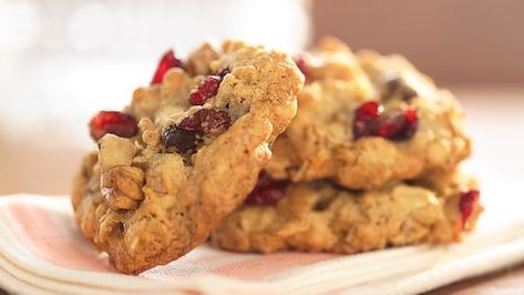 Cranberry Walnut Oatmeal Cookies Recipe - Food.com Walnut Oatmeal, Cookies Coconut, Sweet Potato Cookies, Cranberry Oatmeal, Crisco Recipes, Oatmeal Cookies Easy, Oatmeal Cranberry Cookies, Walnut Recipes, Walnut Cookies