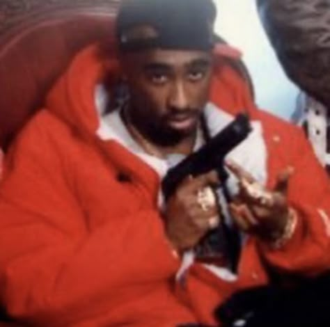 Tupac Mood Pics, 2pac Rare Photos, Tupac 3d Wallpaper, Tupac Rare Photos, Tupac Pfps, Tupac Pfp, 2pac Pictures, Tupac Videos, 2pac Makaveli