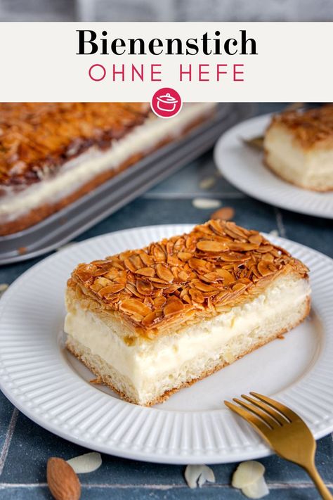 Bienenstich Quark Öl Teig Bienenstich Recipe, Bee Sting, French Desserts, Puff Pastry Recipes, Pumpkin Spice Cupcakes, Healthy Snacks Easy, Brazilian Food, Lemon Desserts, French Pastries