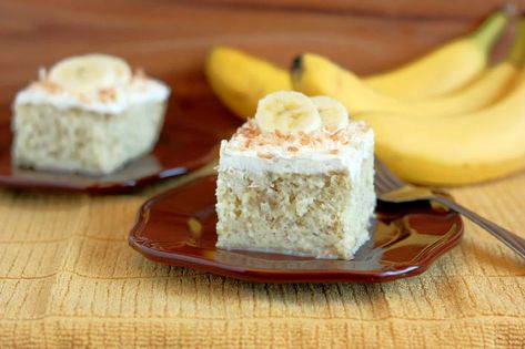 Tres leches cake meets the flavors of the tropics to make one seriously incredible and addictive cake.  This cake is definitely one of my favorites!  I hav Banana Tres Leches, Tres Leches Cake Recipe, Banana Cake Recipe, Tres Leches Cake, Milk Cake, Tres Leches, Cooking Classy, Piece Of Cake, Eat Dessert First