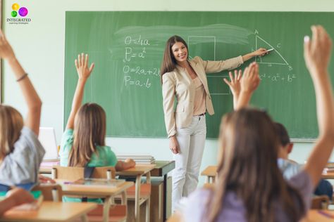 Smart Ways to Make a Positive Relationship with Your Child's Teacher | ilslearningcorner.com #parenteacher #parentteacherconference Teacher Picture, Teacher Photo, Integrated Learning, Math Problem Solving, Class Pictures, How To Become Smarter, Becoming A Teacher, Learning Strategies, Smart Goals