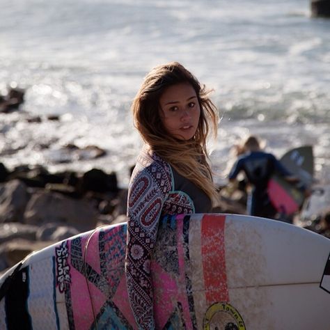 Alessa Quizon... Alessa Quizon, Surfboard Art, Skateboard Girl, Summer Surf, Learn To Surf, Surf Life, Kite Surfing, Surfs Up, Surfer Girl