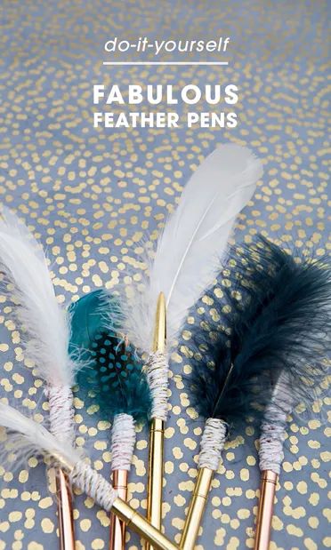 Crafts With Feathers, Nikkah Pen, Feather Pens, Diy Pens, Rose Gold Pen, Pen Projects, Diy Feather, Diy Pen, Wedding Pen